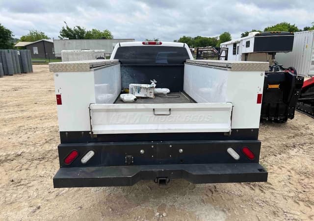 Image of Chevrolet 2500HD equipment image 4