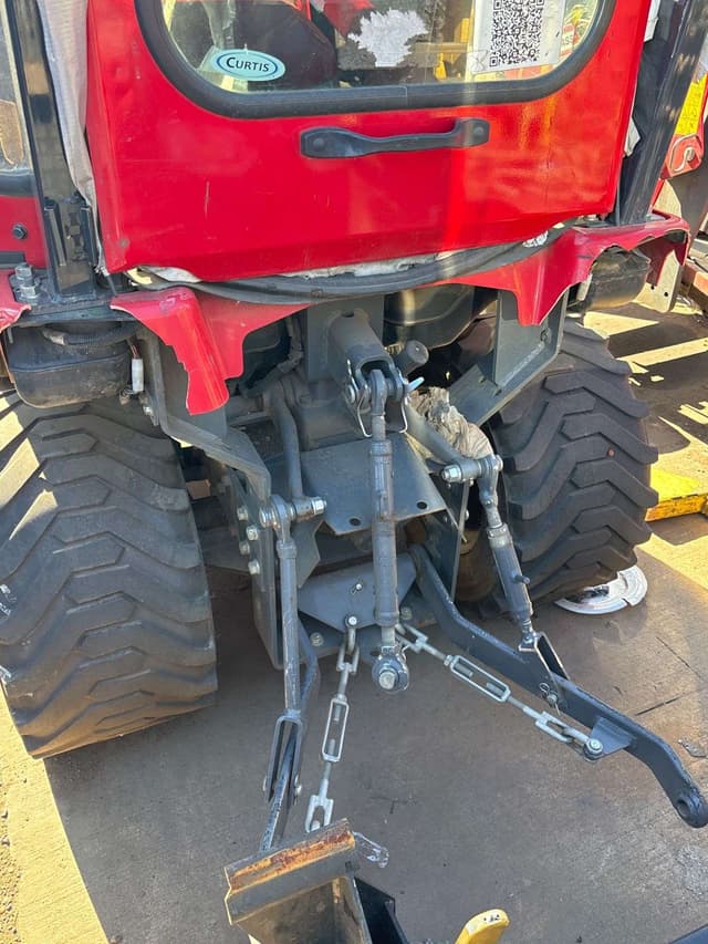 Image of Massey Ferguson GC1723E equipment image 1