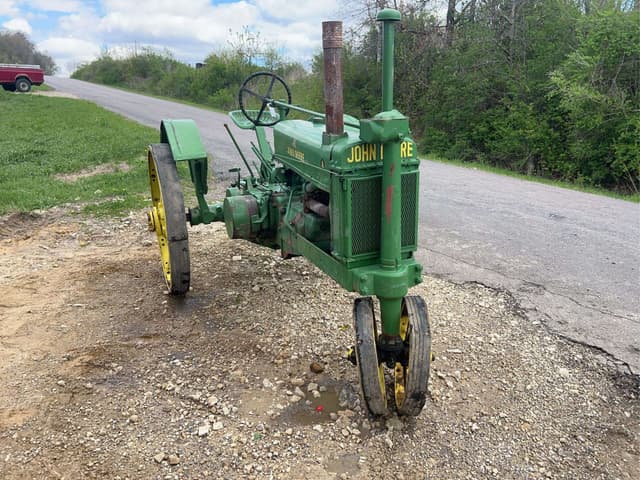 Image of John Deere A equipment image 1
