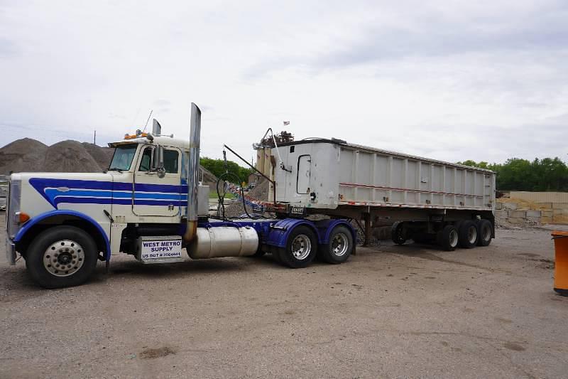 Image of Peterbilt 379 Primary image