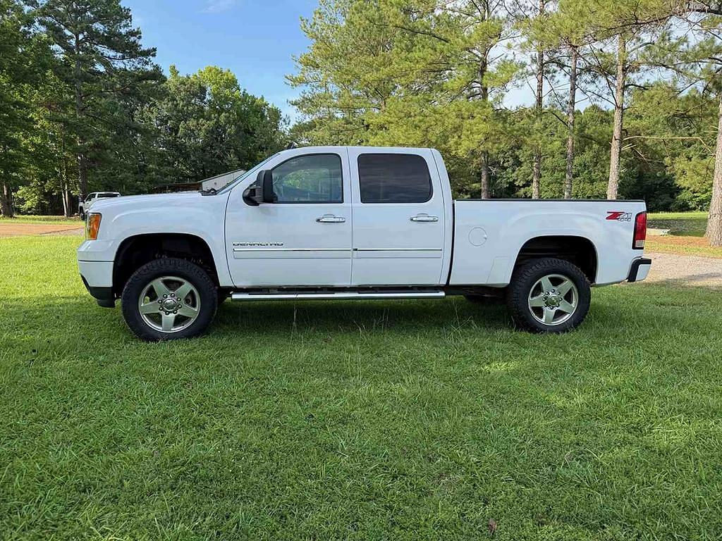 Image of GMC 2500HD Primary Image