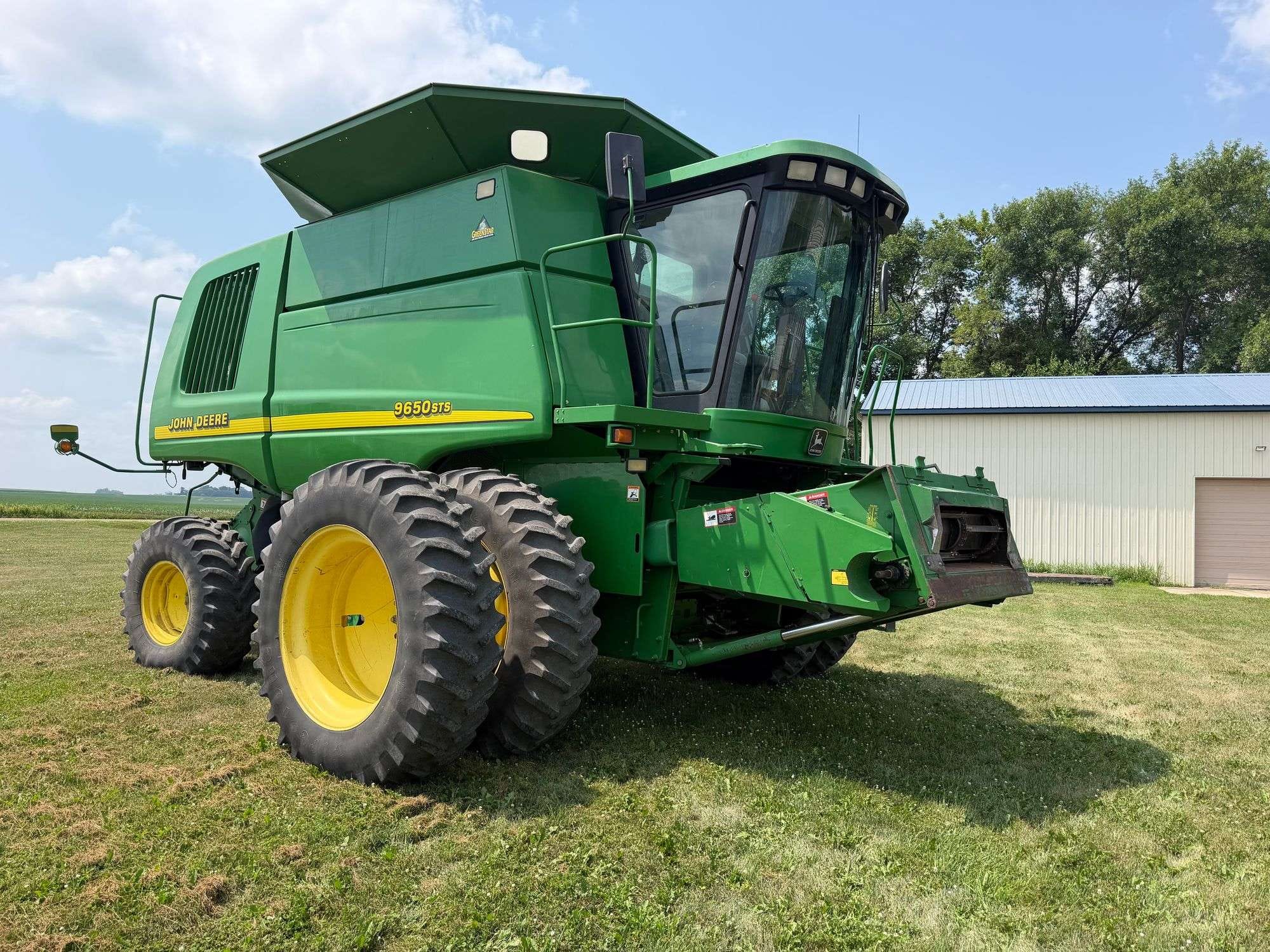 2000 John Deere 9650 STS Equipment Image0