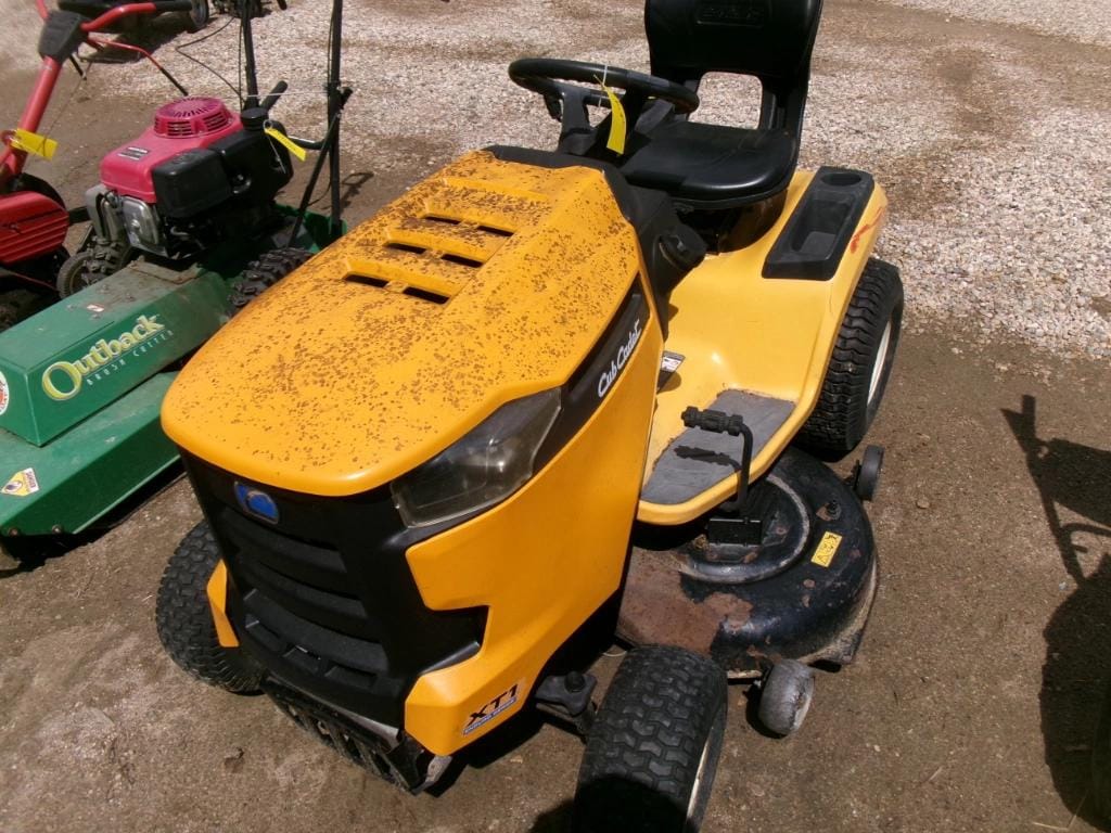 Cub Cadet XT1 Equipment Image0