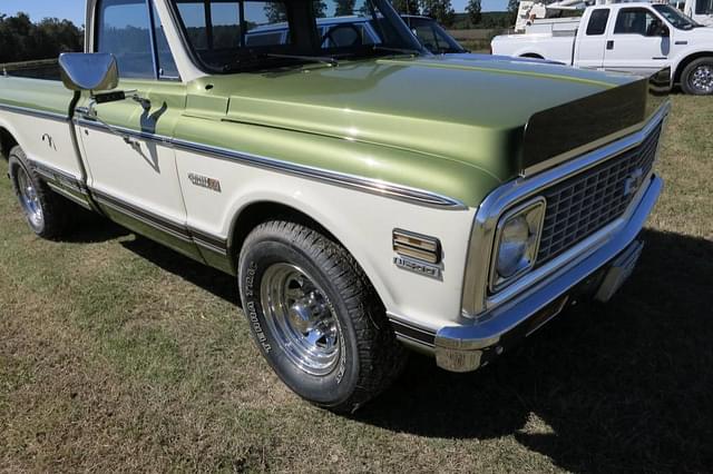 Image of Chevrolet Cheyenne equipment image 1