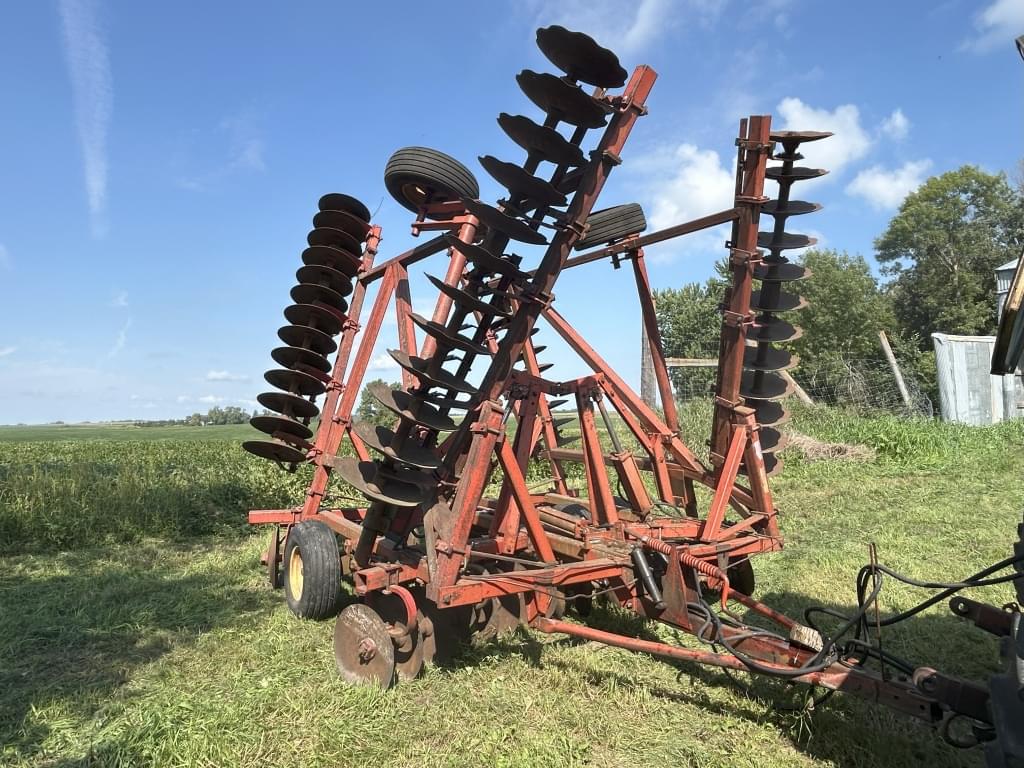 Image of Massey Ferguson 820 Primary image
