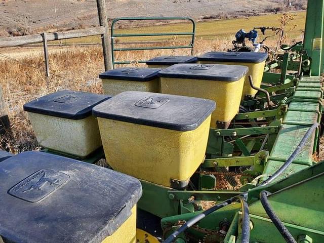 Image of John Deere 7100 equipment image 4