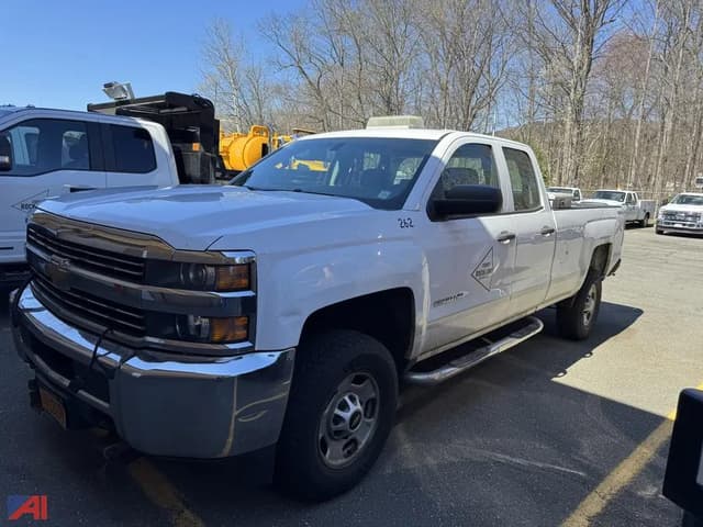 Image of Chevrolet 2500HD equipment image 2