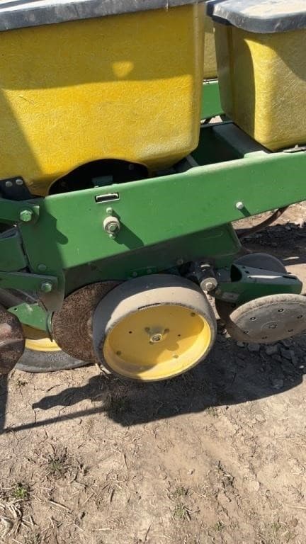 Image of John Deere 7000 equipment image 4