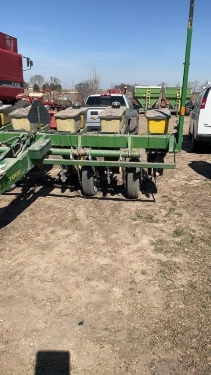 Image of John Deere 7000 equipment image 1