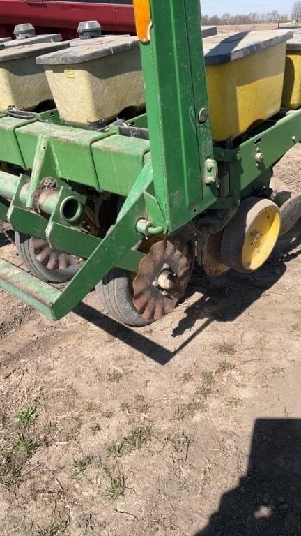 Image of John Deere 7000 equipment image 2