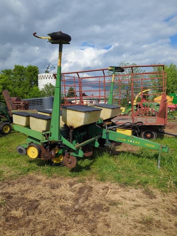 Main image John Deere 7000