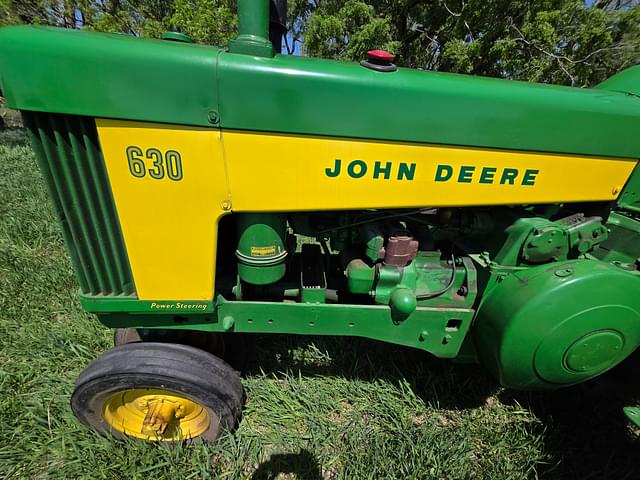 Image of John Deere 630 equipment image 4