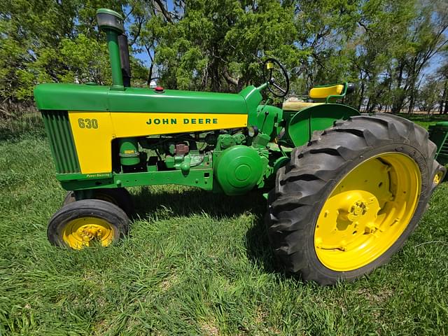Image of John Deere 630 equipment image 1