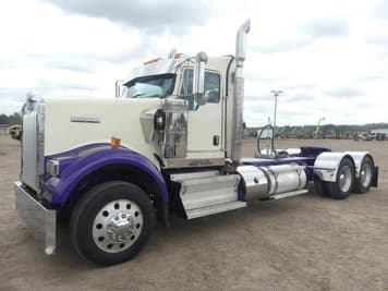 Main image Kenworth W900