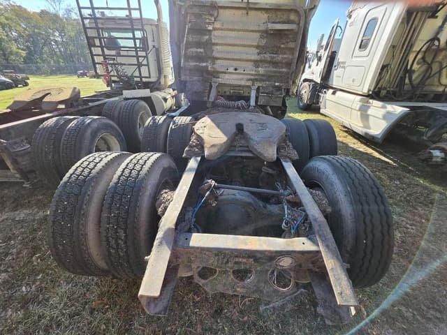 Image of Freightliner Century Class equipment image 4