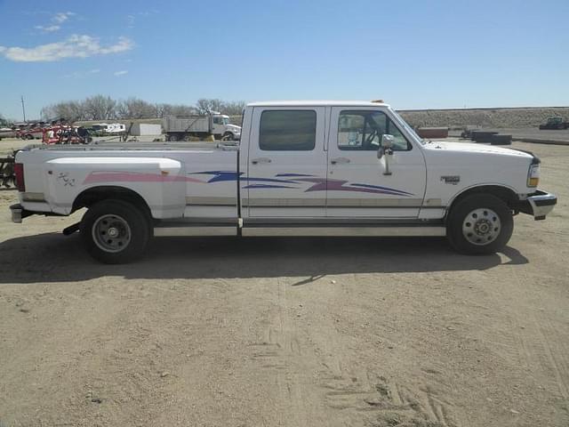 Image of Ford F-350 equipment image 3