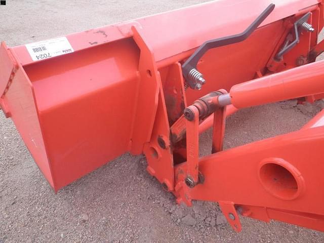 Image of Kubota LA805 equipment image 4