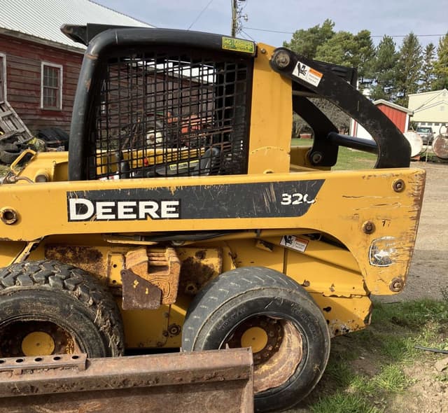 Image of John Deere 320 equipment image 1