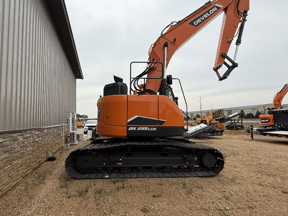 Develon DX235 LCR-7 Equipment Image0