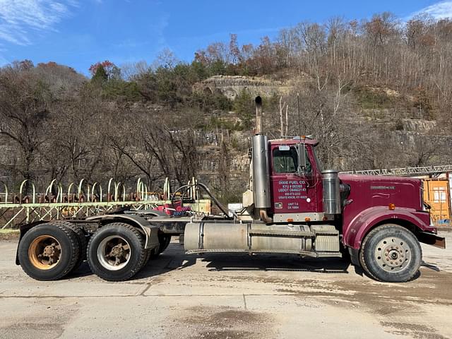 Image of Western Star 4964F equipment image 3