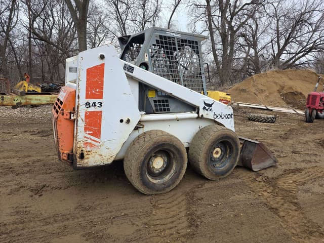 Image of Bobcat 843 equipment image 3