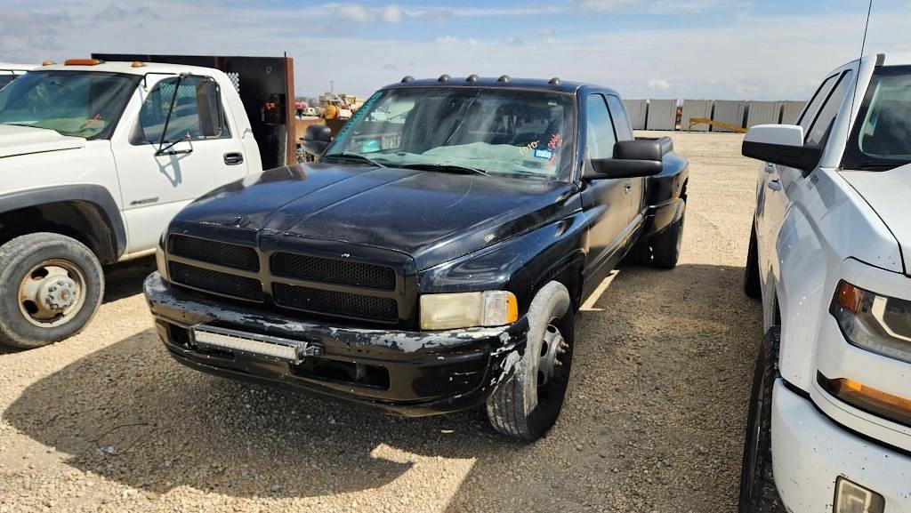 Image of Dodge Ram 3500 Primary image