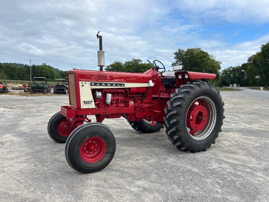 Image of Farmall 706 Primary image