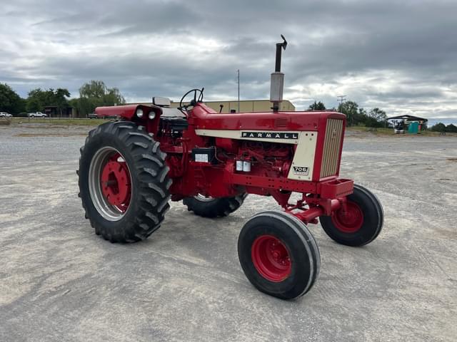 Image of Farmall 706 equipment image 3