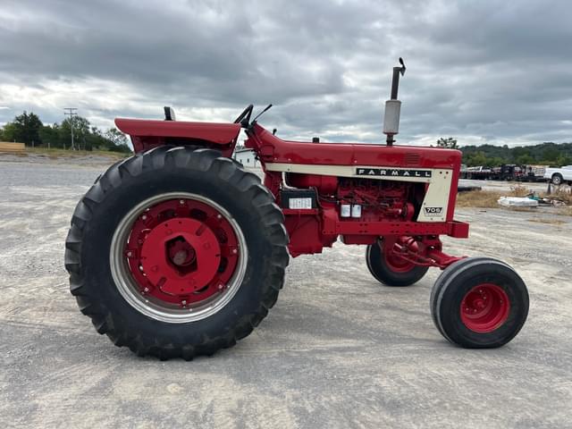 Image of Farmall 706 equipment image 4