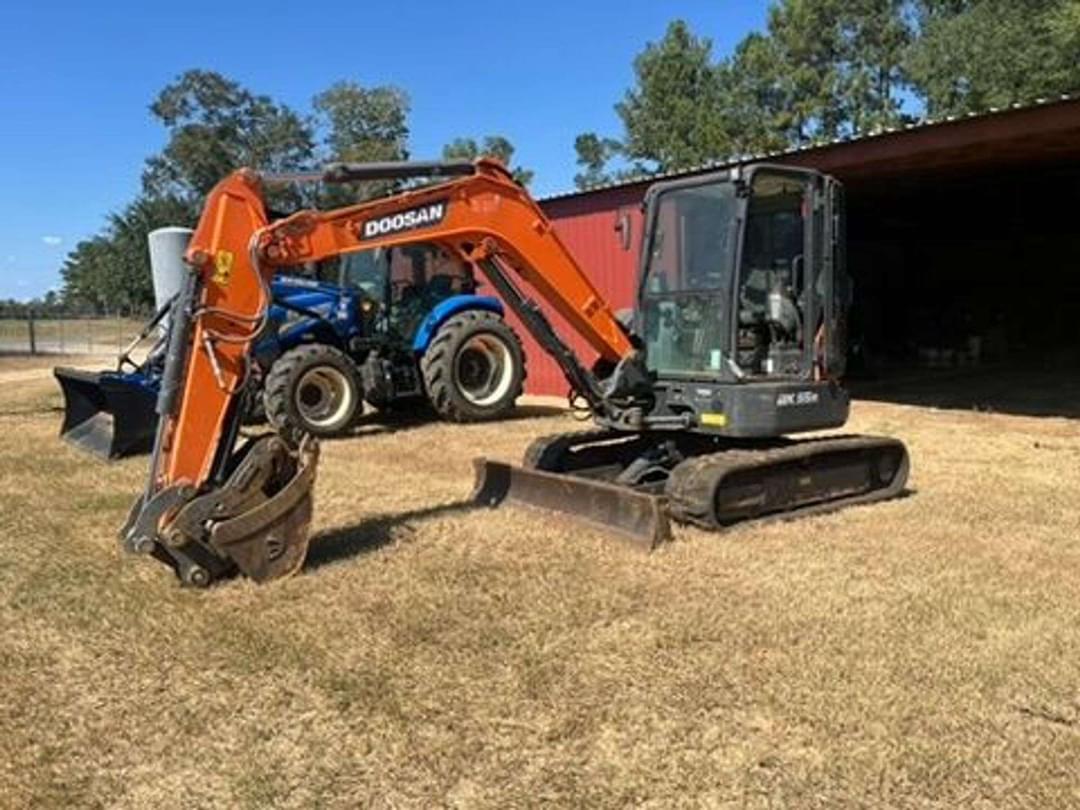 Image of Doosan DX55R-7 Primary image