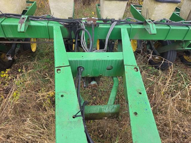 Image of John Deere 7000 equipment image 3