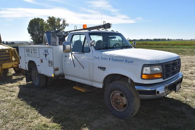 Image of Ford F-450 equipment image 2