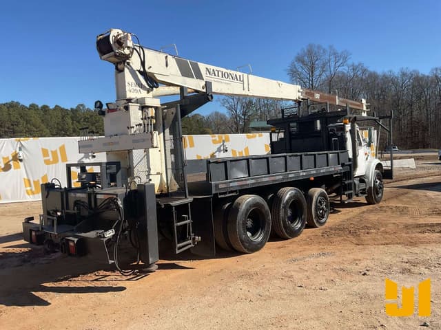 Image of International 4900 equipment image 4