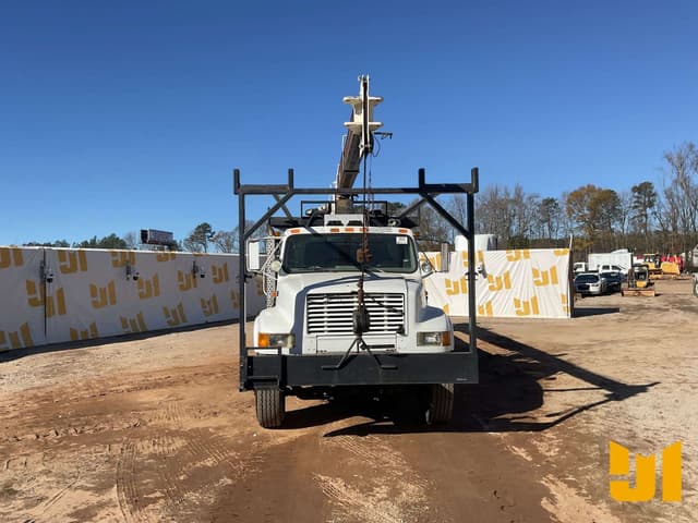 Image of International 4900 equipment image 1