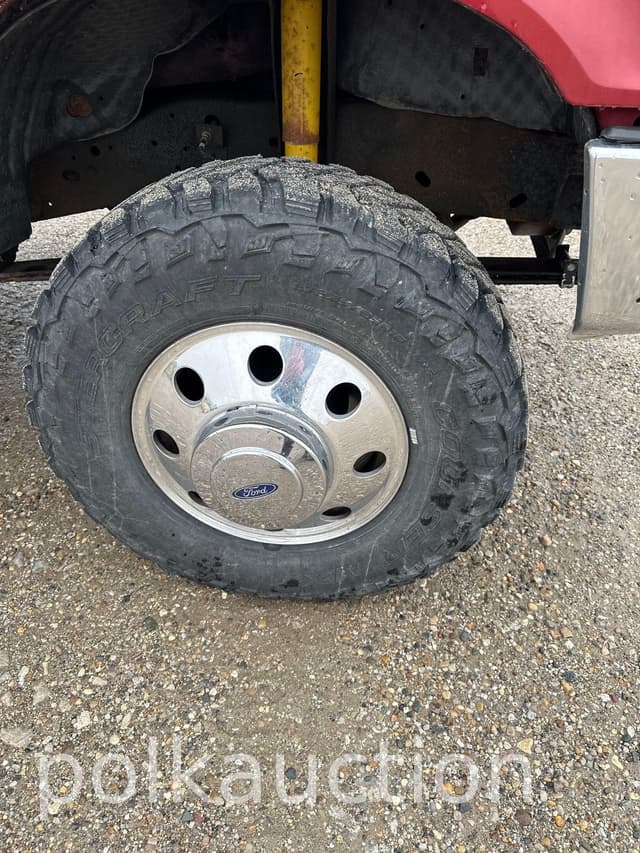 Image of Ford F-350 equipment image 4
