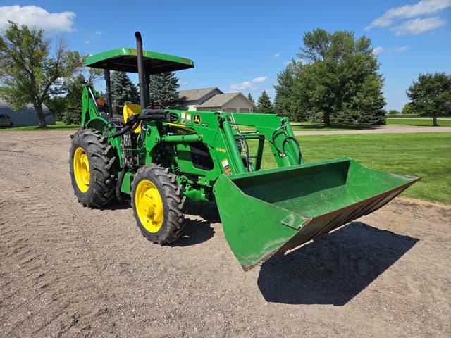 Image of John Deere 5055E equipment image 2