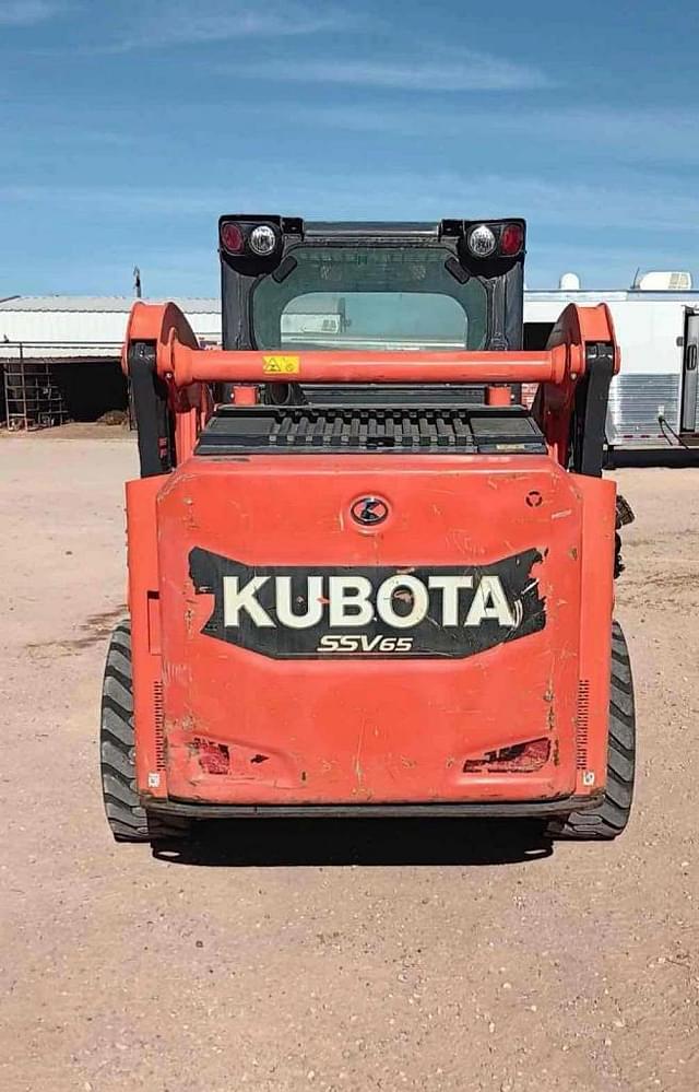 Image of Kubota SSV65 equipment image 4