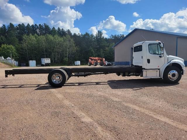 Image of Freightliner Business Class M2 equipment image 3
