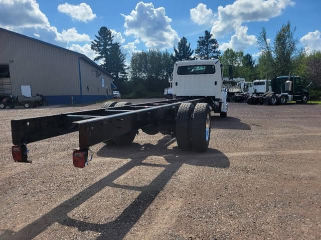 Image of Freightliner Business Class M2 equipment image 4