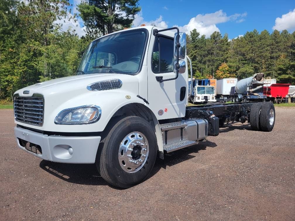 2020 Freightliner Business Class M2 Equipment Image0