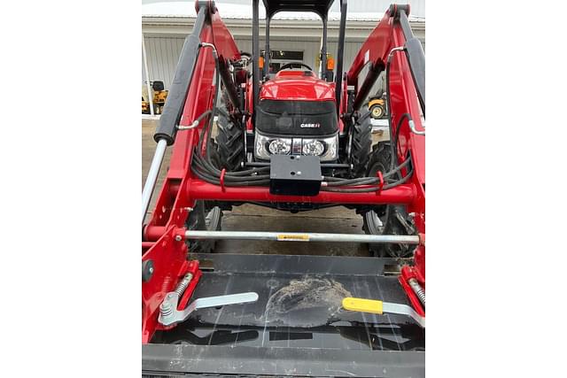 Image of Case IH Farmall 70A equipment image 2