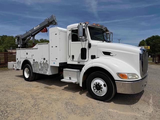 Image of Peterbilt 384 equipment image 2