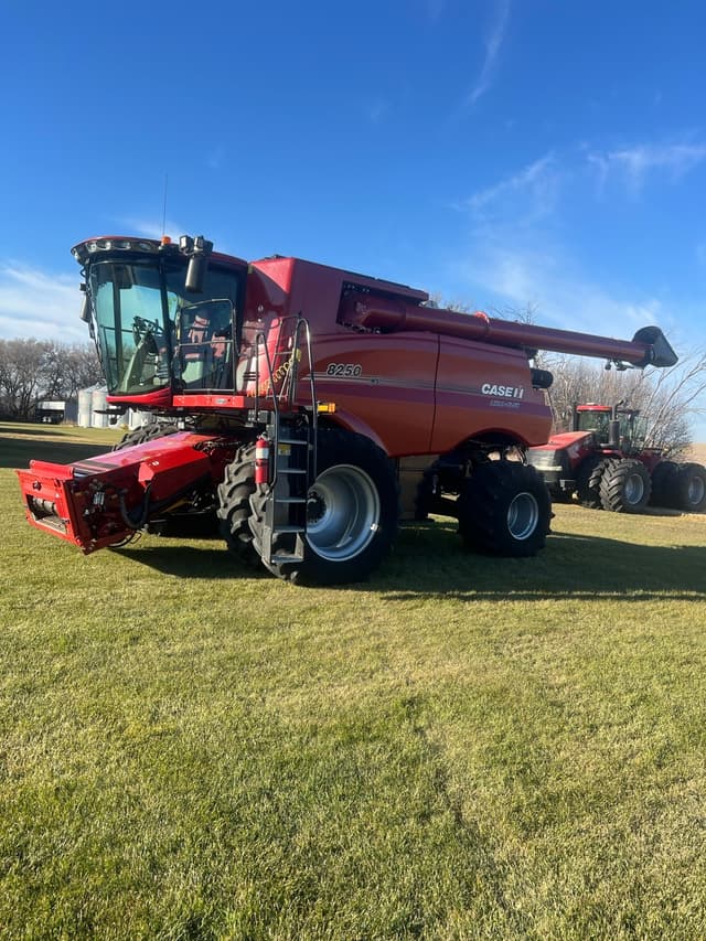 Image of Case IH 8250 equipment image 1