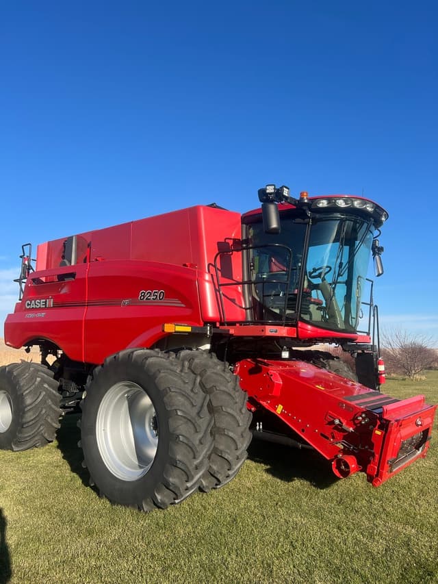 Image of Case IH 8250 equipment image 3