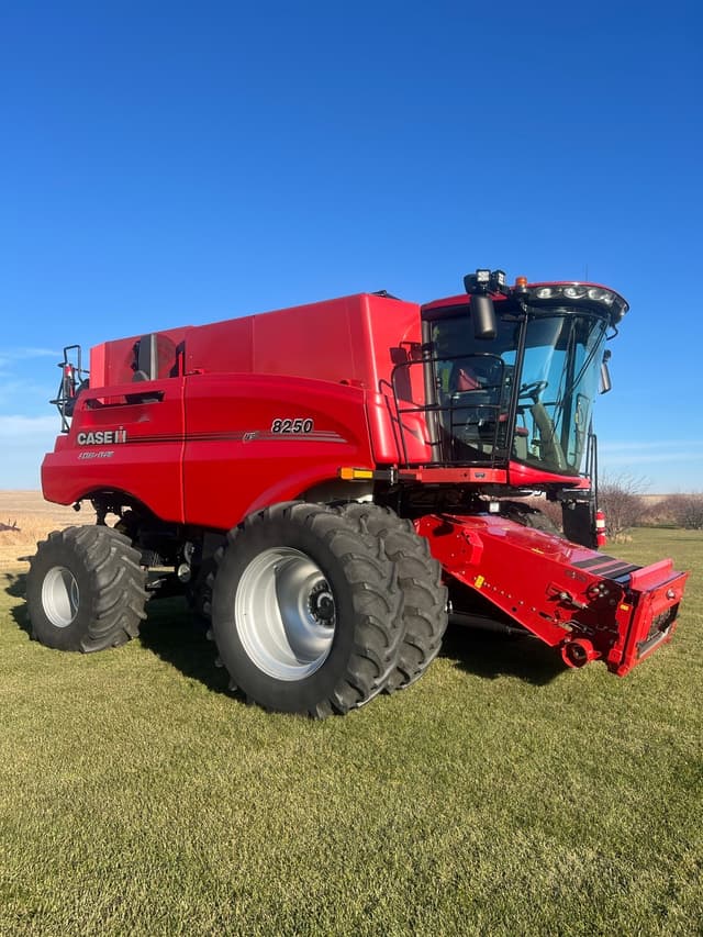 Image of Case IH 8250 equipment image 2