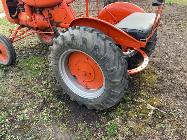 Image of Allis Chalmers B equipment image 3
