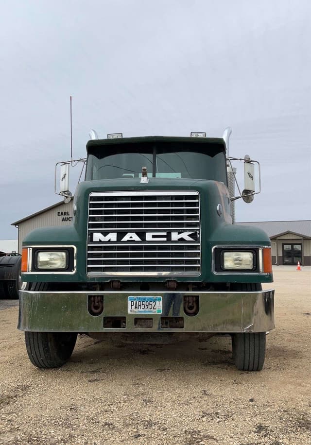 Image of Mack CH613 equipment image 2