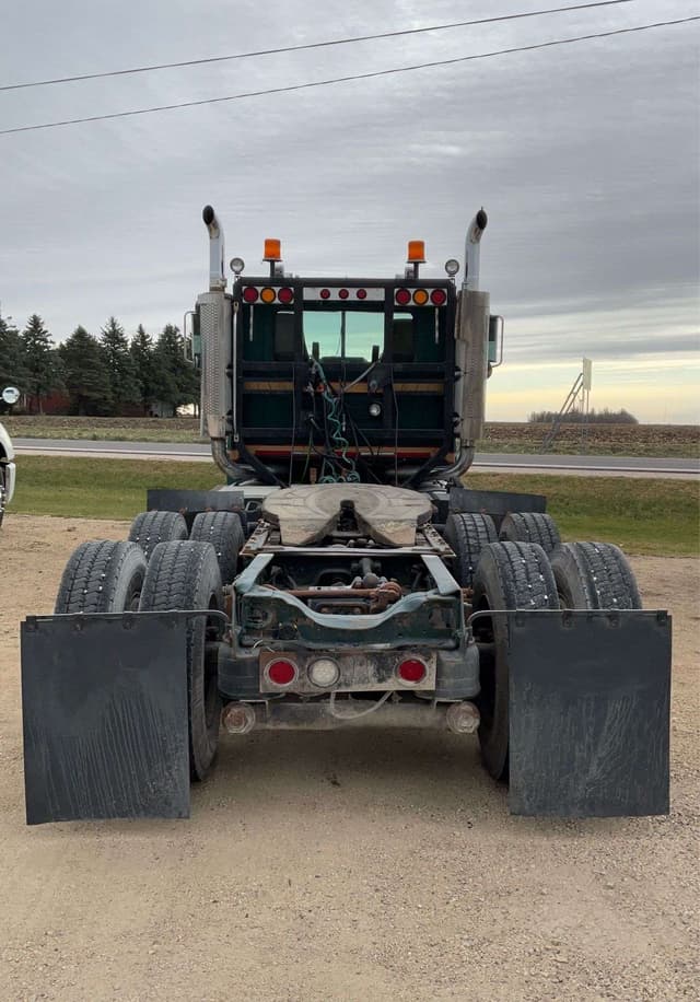 Image of Mack CH613 equipment image 4