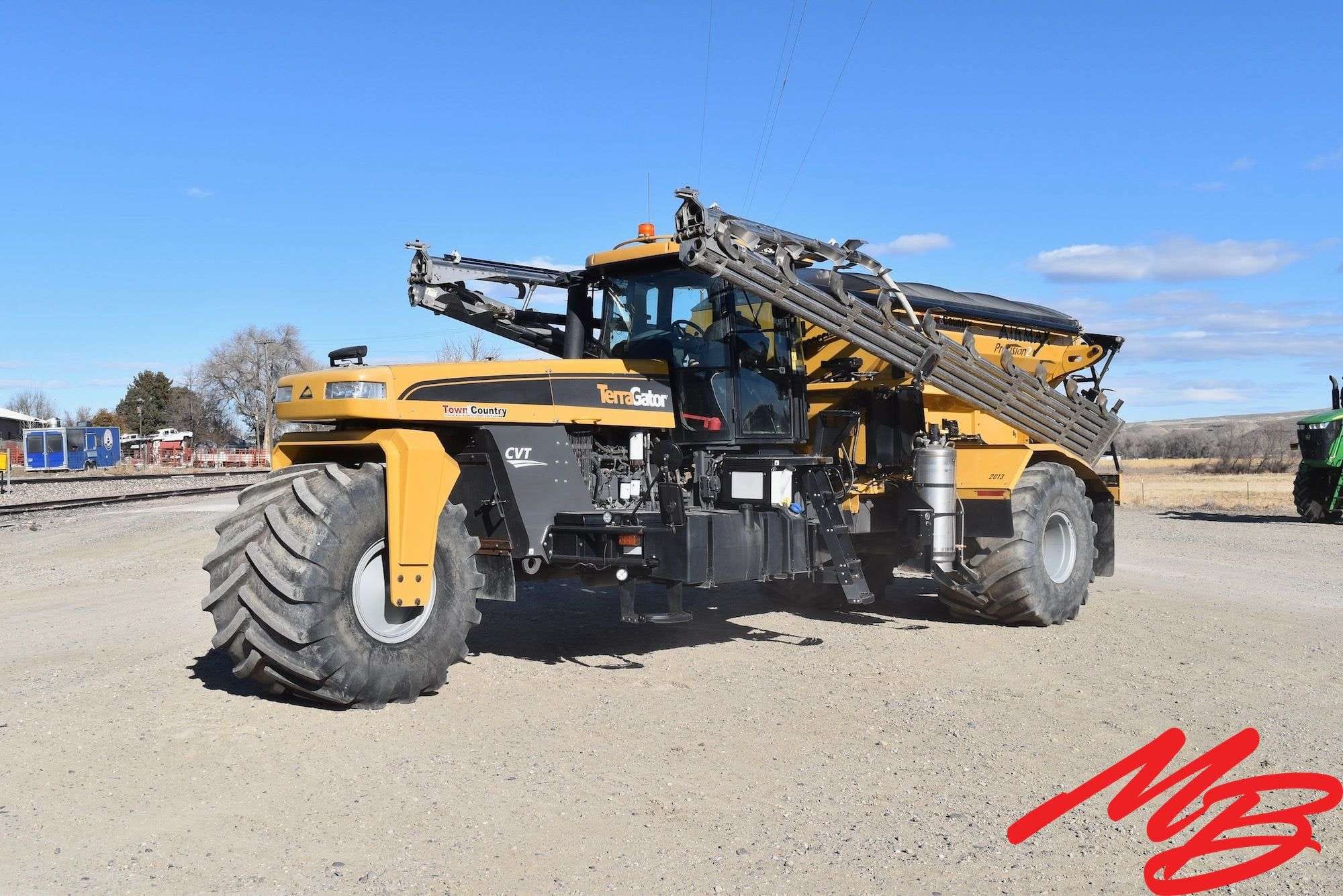 2013 Terra-Gator TG8300 Equipment Image0