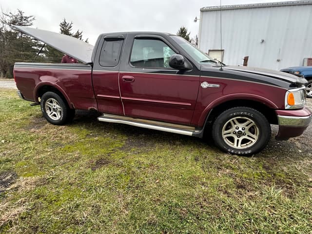 Image of Ford F-150 equipment image 1
